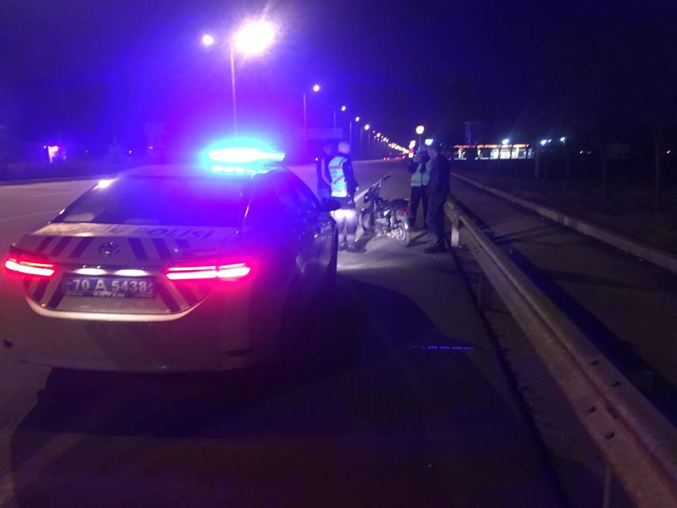 Karaman'da Bariyere Çarpan Genç Yaralandı resim