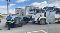 Karaman'da kamyon ile otomobil çarpıştı 1 kişi yaralandı
